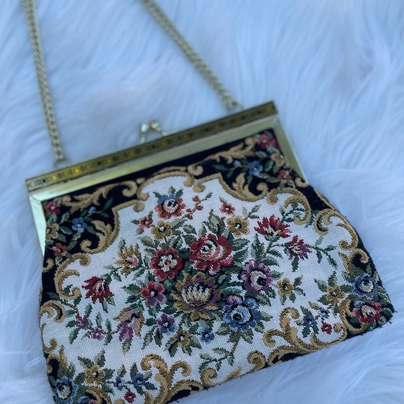 Vintage floral tapestry evening bag - Picture 6 of 9